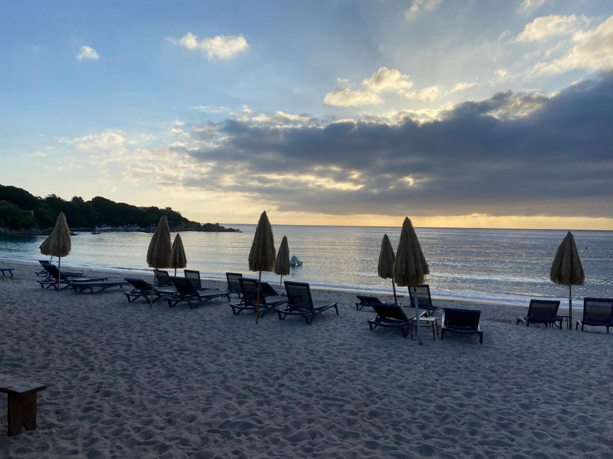 Les Lodges De La Plage U Dragulinu Sari-Solenzara Esterno foto