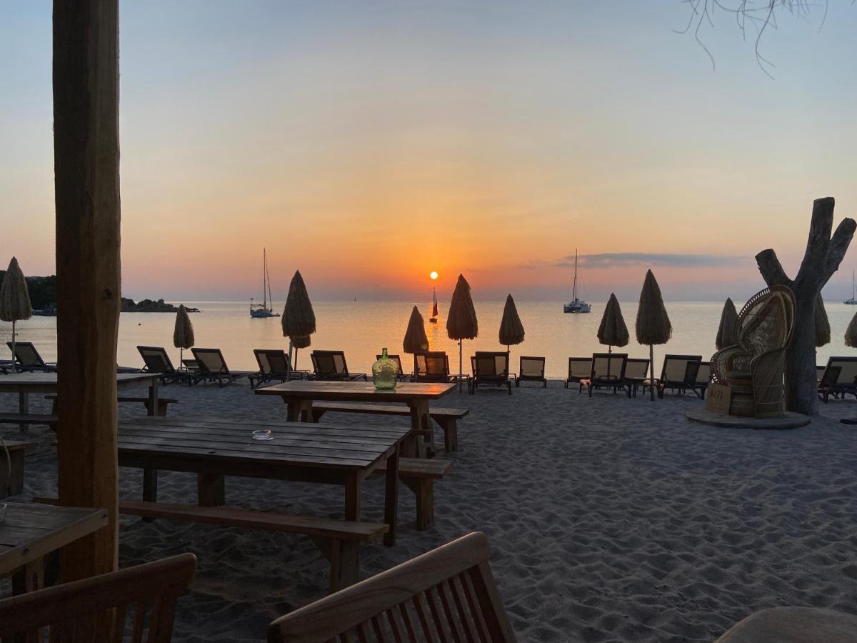 Les Lodges De La Plage U Dragulinu Sari-Solenzara Esterno foto