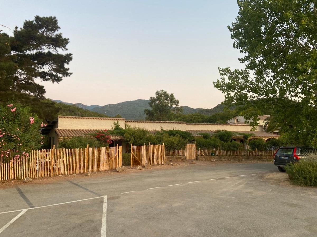 Les Lodges De La Plage U Dragulinu Sari-Solenzara Esterno foto