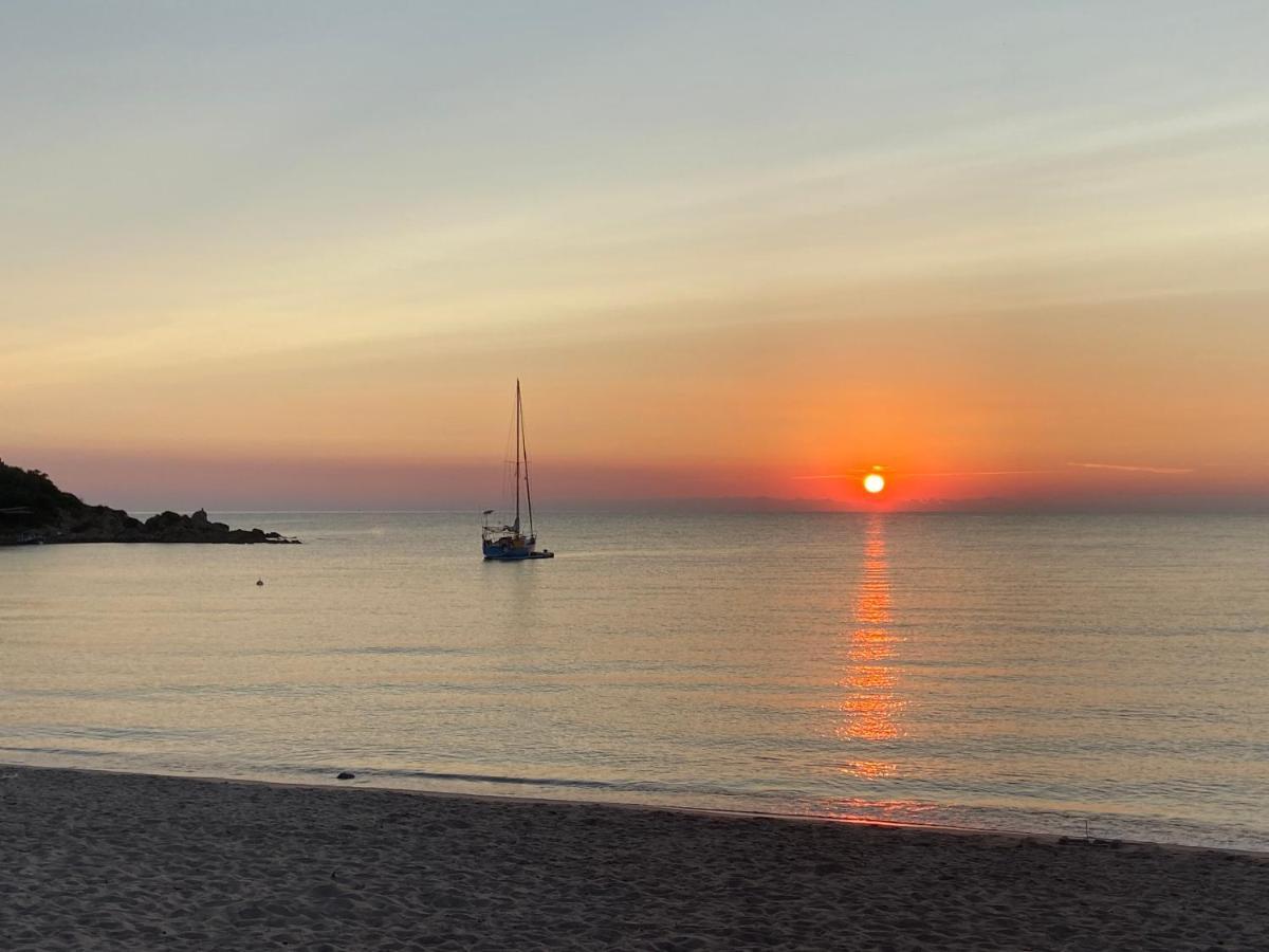 Les Lodges De La Plage U Dragulinu Sari-Solenzara Esterno foto